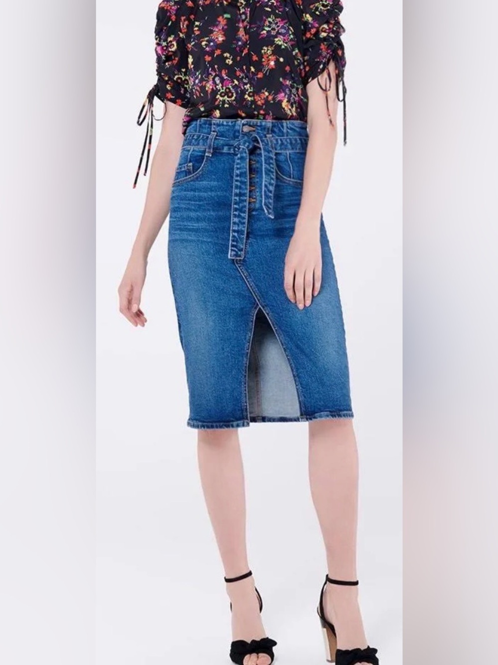 Veronica Beard Denton corset 
Blue Denim Skirt with Belt. Size 12